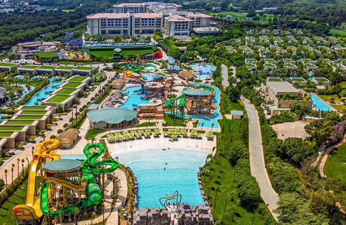 //www.jet2holidays.com/-/media/custom overview images/ayt/regnum carya jlo/waterpark/ayt_81482_regnum-carya_290126_09_custom-overview--689-x-448.jpeg